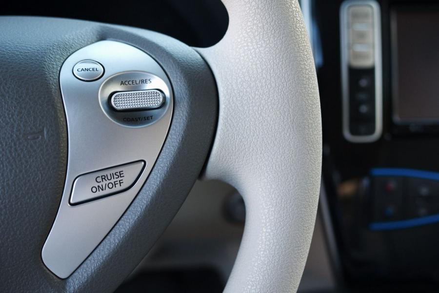  Nissan Leaf 2012 года  (фото 16 из 45)